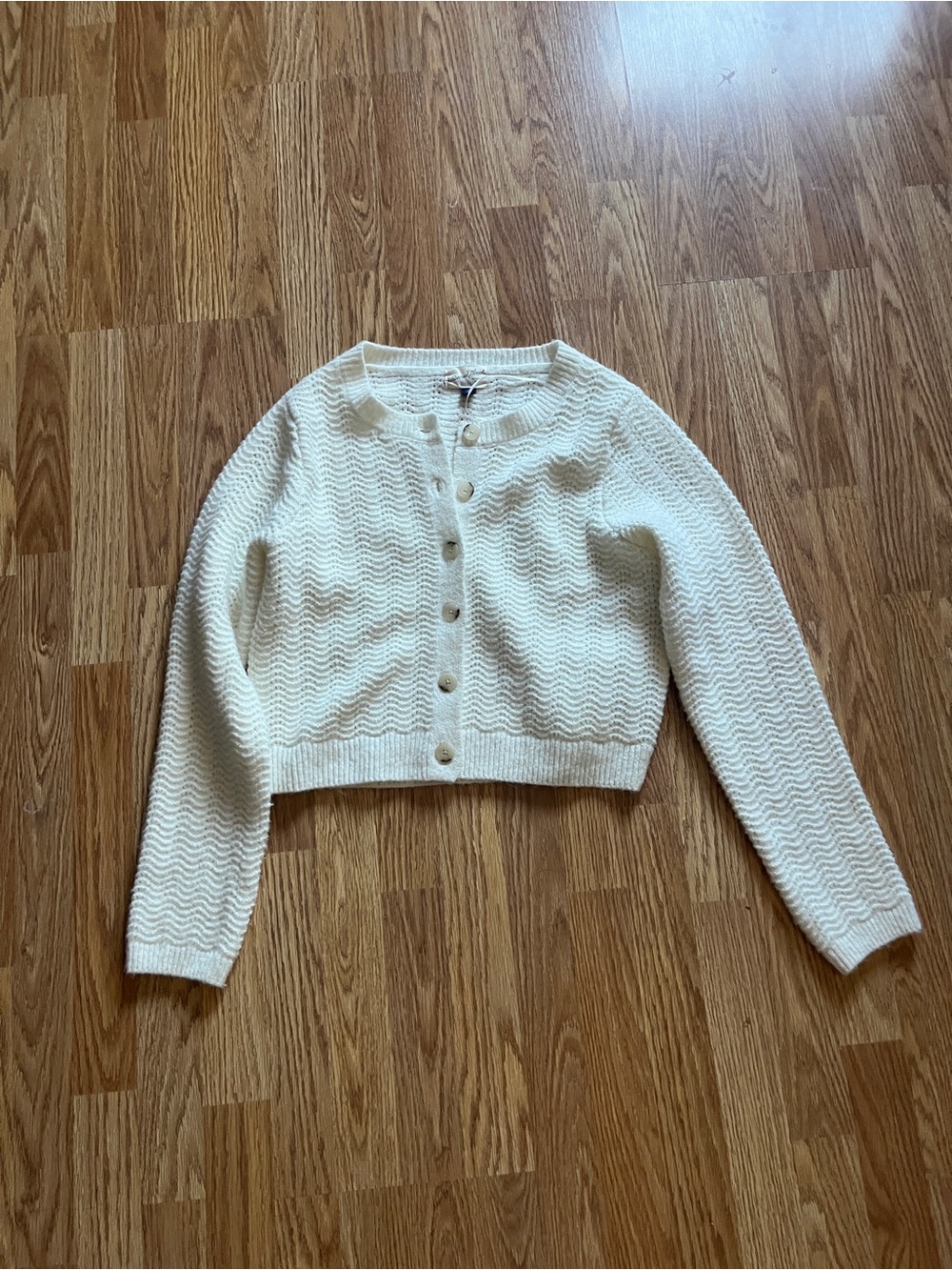 Universal Thread Cream Wave-Knit Cropped Cardigan